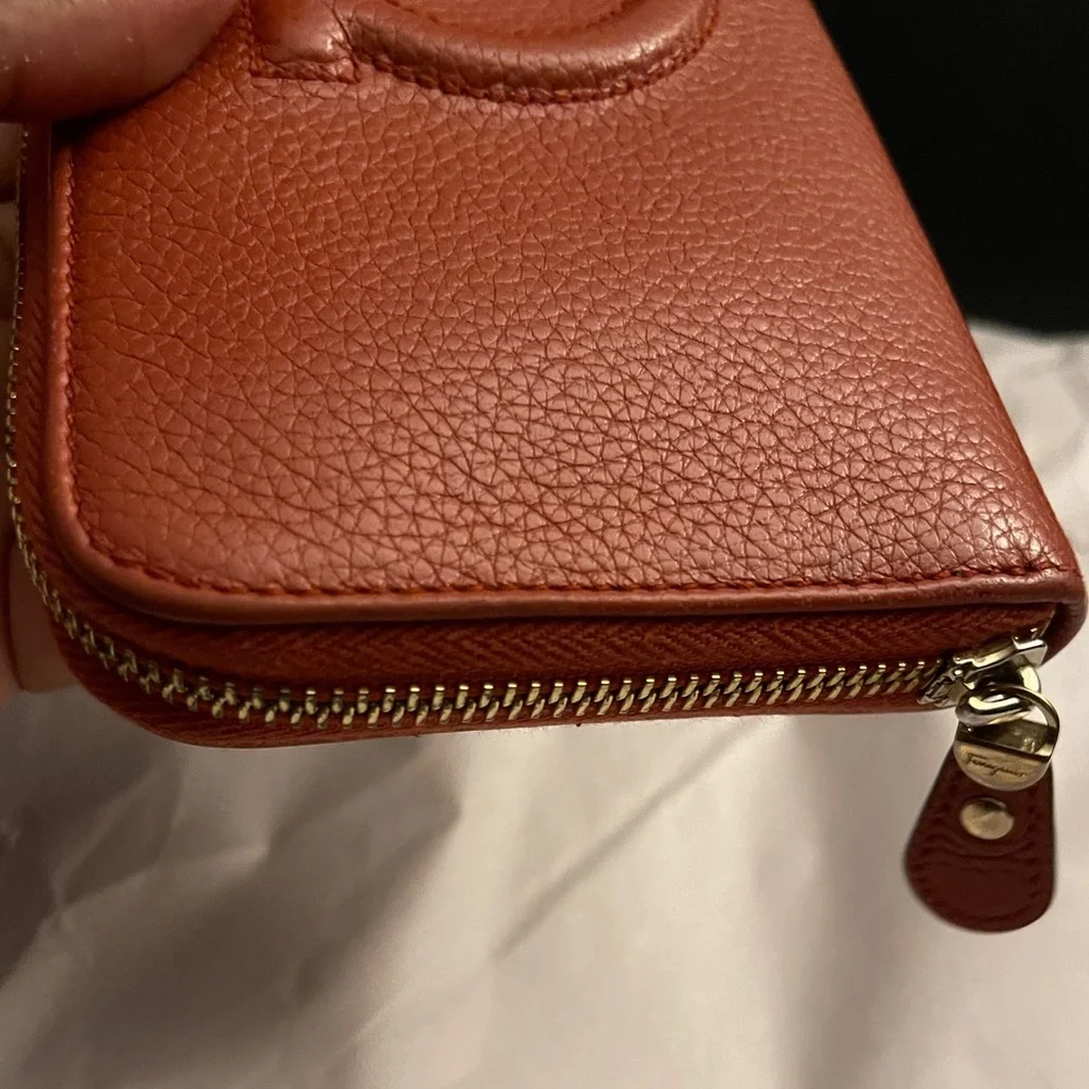 Ferragamo 22C843 Women's Long Wallet Gancho City Red Salvatore Ferragamo, red